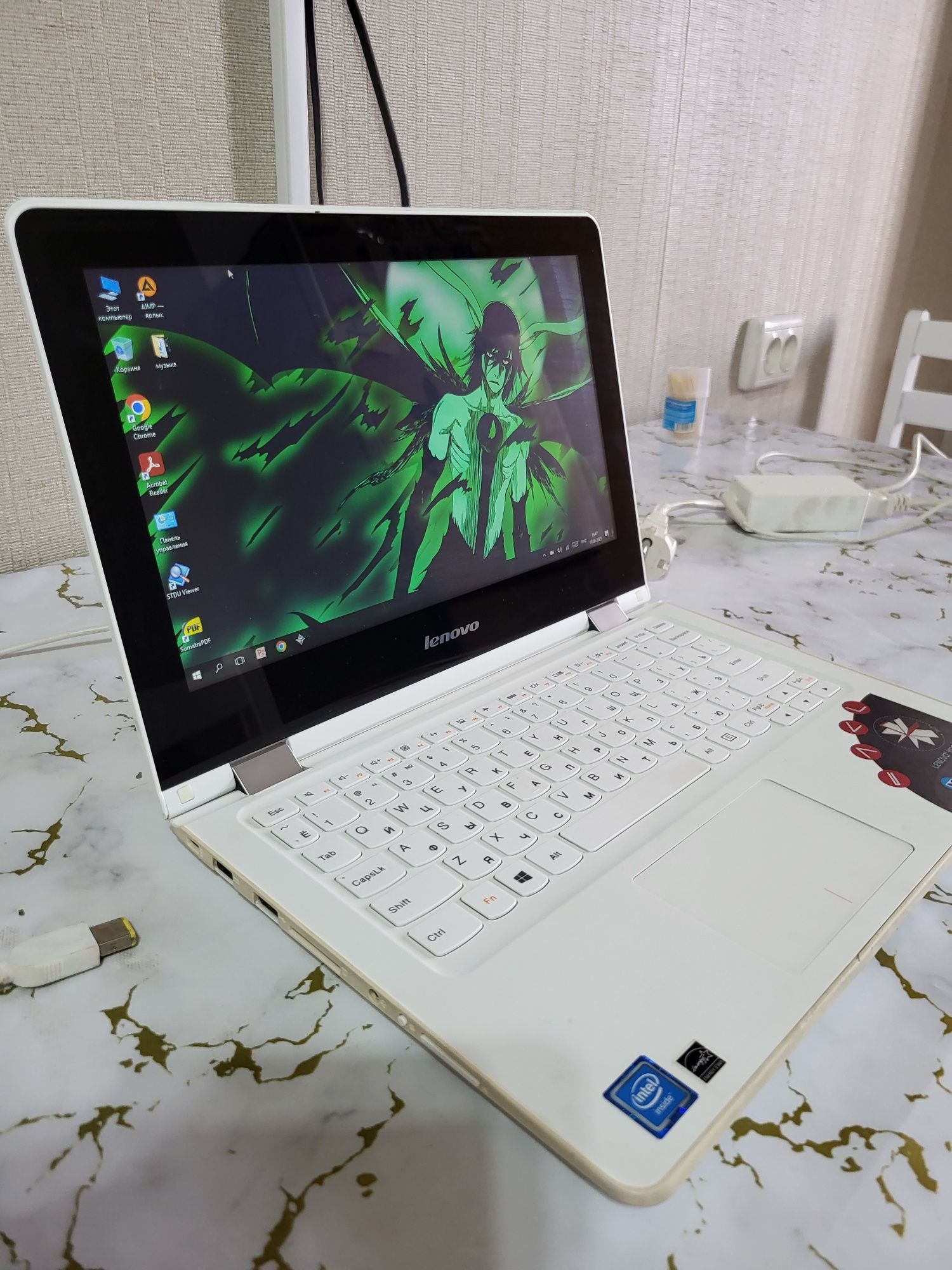 Netbook Lenova Yogo 300
