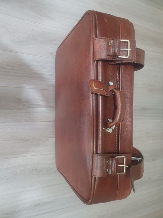 Geamantan mare de piele