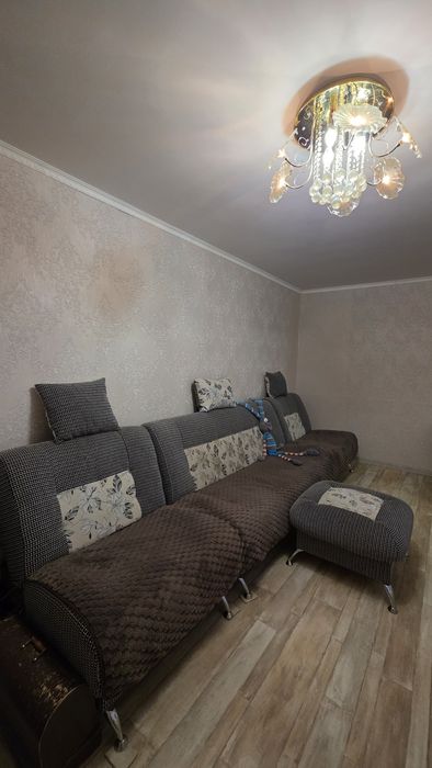 Продам диван и два кресла