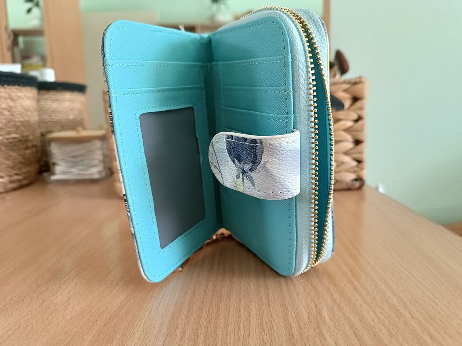 Дамско портмоне, запазено