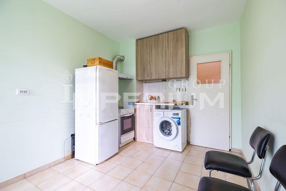 Дава се под наем Двустаен апартамент в Варна, Чайка - 50 кв.м за 382.5 € - Снимка #3