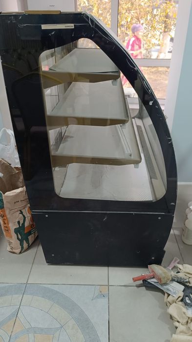 Срочно продам ветриный  холодильник