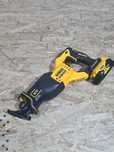 Fierastrau vulpe sabie DeWalt DCS382