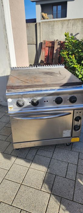 Vând plita și cuptor electric