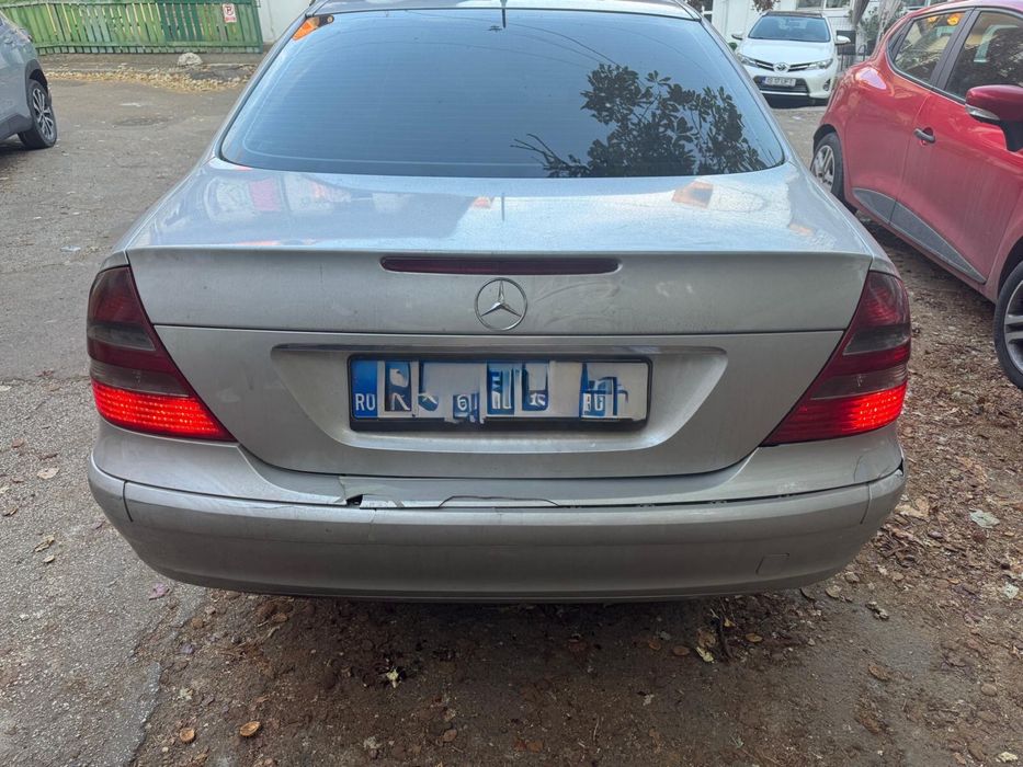 Vand mercedes w211 anul 2006 motor 2.2 150 cp