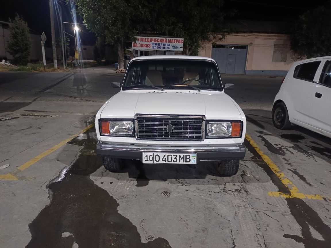 Vaz 21 07 rangi oq sotilvotti polniy asvijet qilingan olasla minasla m
