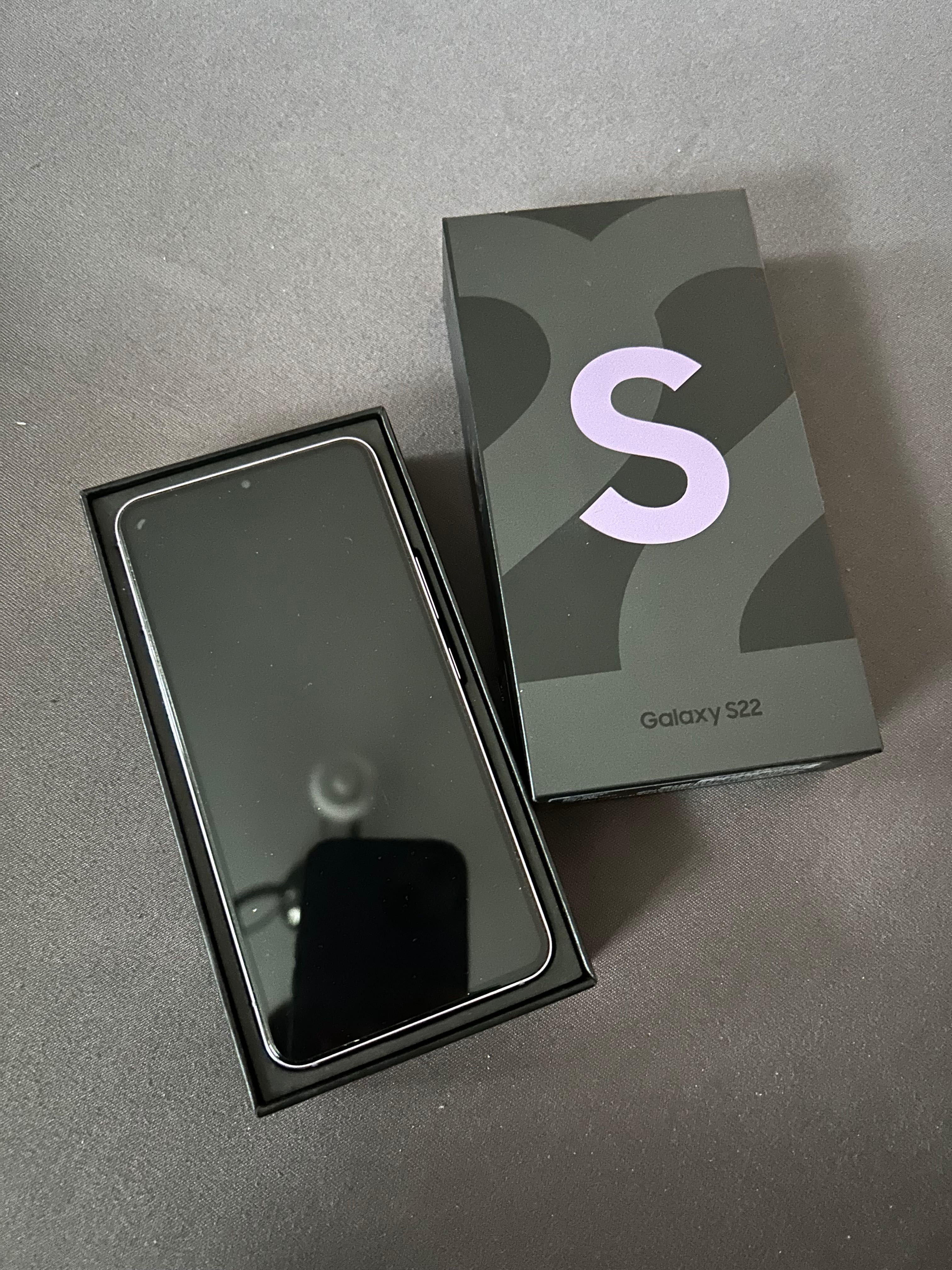 Мобилен телефон Samsung Galaxy S22 Bora Purple, 128 GB, + Часовник