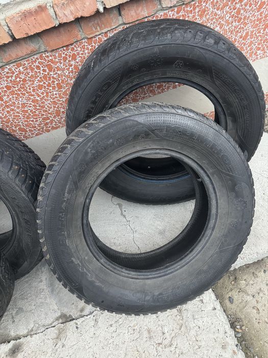 Kumho 225/70/R16