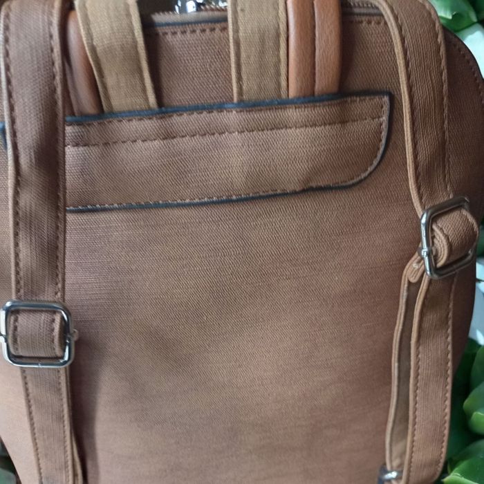 Дамска чанта раничка