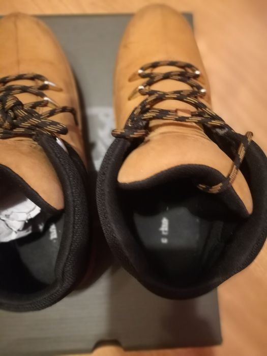 Timberland боти за момче