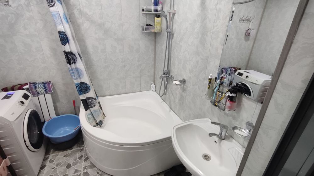 Uy sotiladi 7 sotix uydagi hamma narsa qoladi