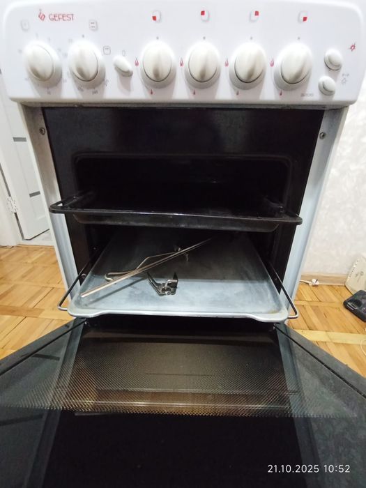 Продам газовую плиту