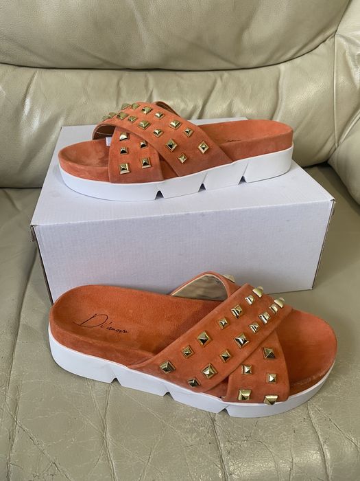 Di ' Nuovo - дизайнерски дамски чехли