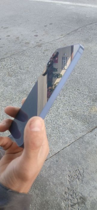 Slamsung A 55 xolati zur 8 256 yangiday turibti