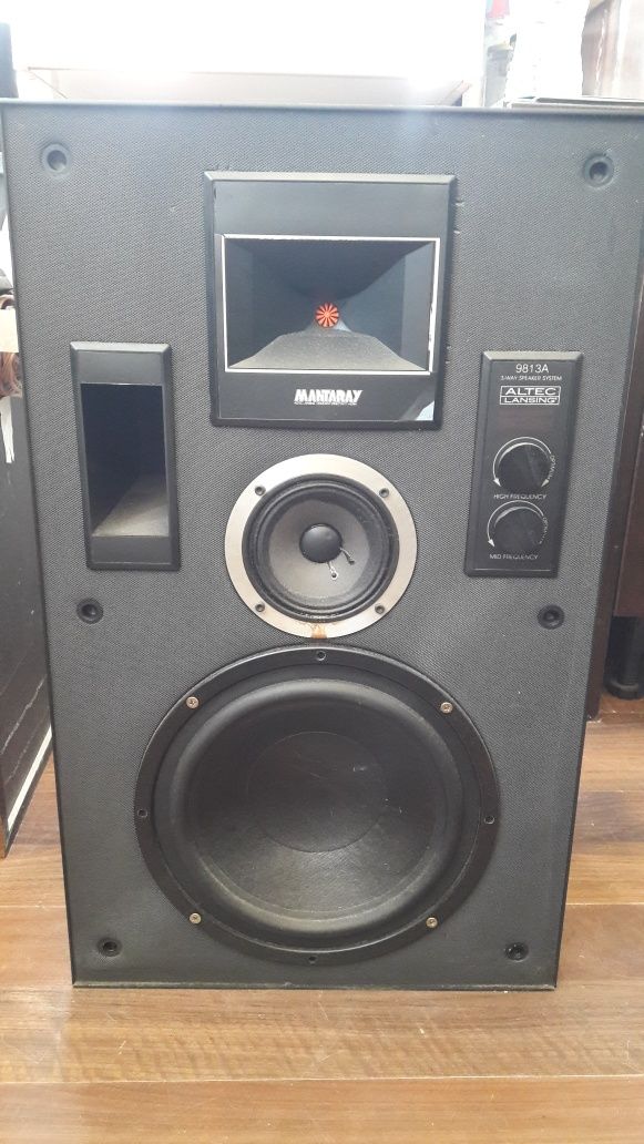 Тонколони Altec Lansing