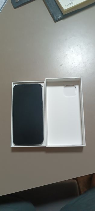 Продам iPhone 13 256 г