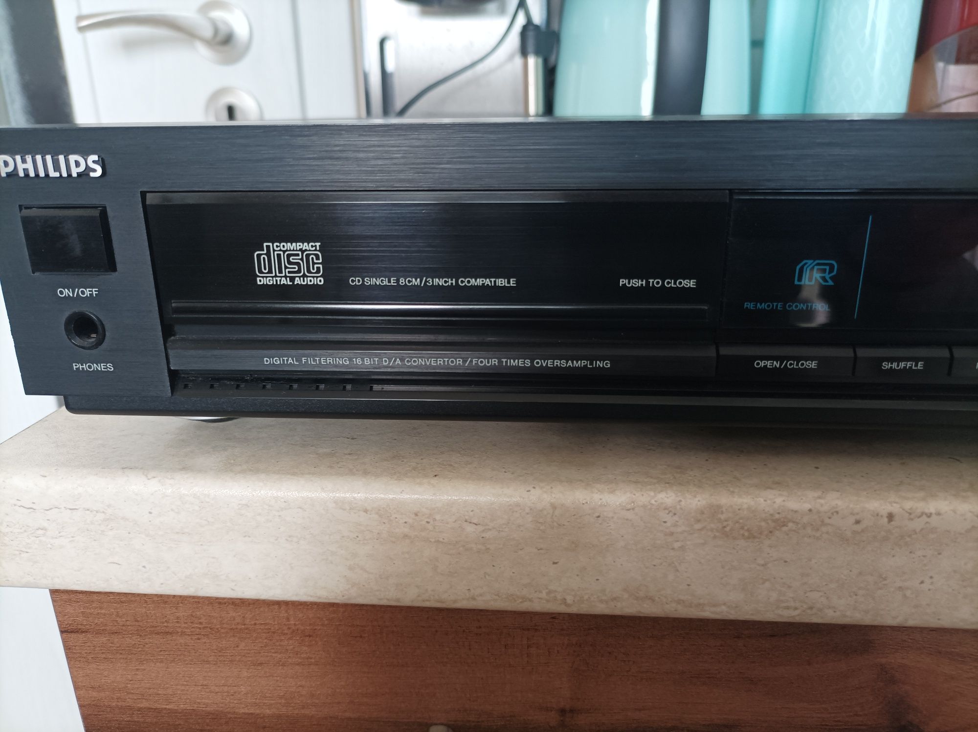 Продавам CD player Philips CD 582