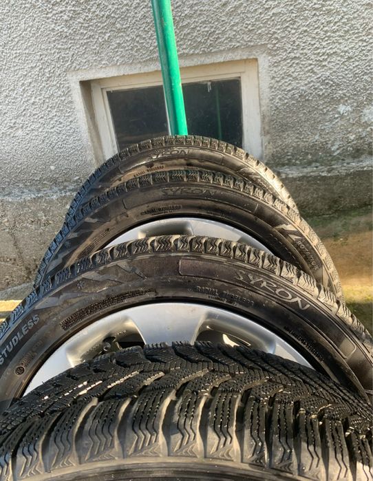 Зимни гуми 225/50/17 на един сезон с оригинални джанти за Ауди