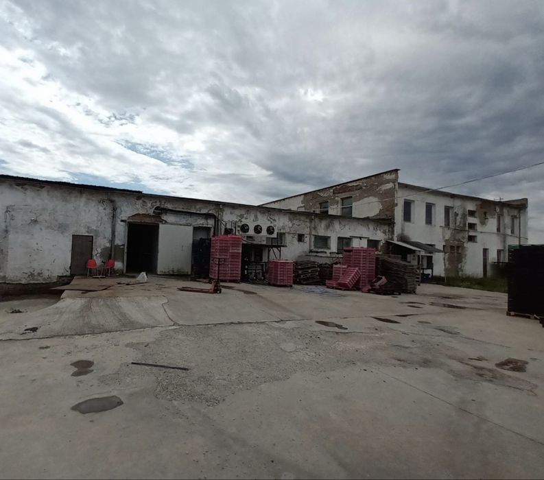 Hala industriala dotata cu ,camere frigorifice