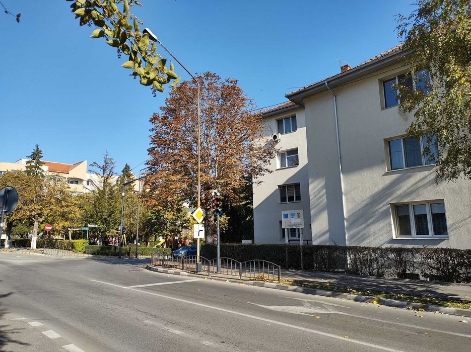 Oportunitate în inima orașului: 2 camere +boxa la subsol
