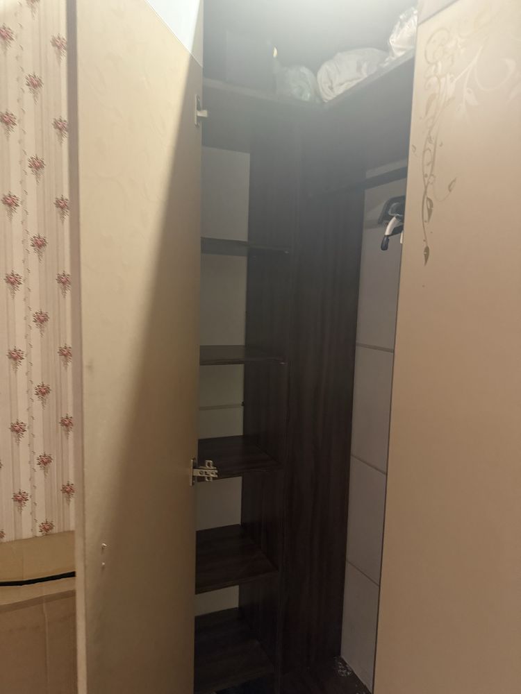 Продается шкаф с комплектом