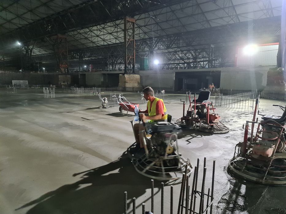Sapa beton industrial cu Elicopter și Cuart, Placi beton, Fundatii