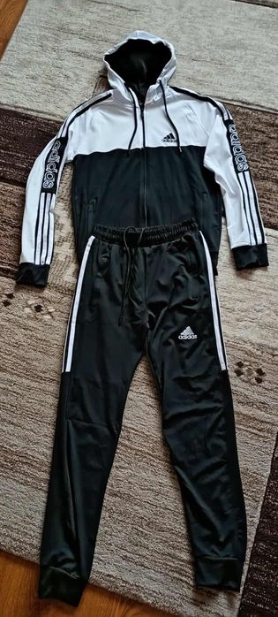 Vând Trening unisex