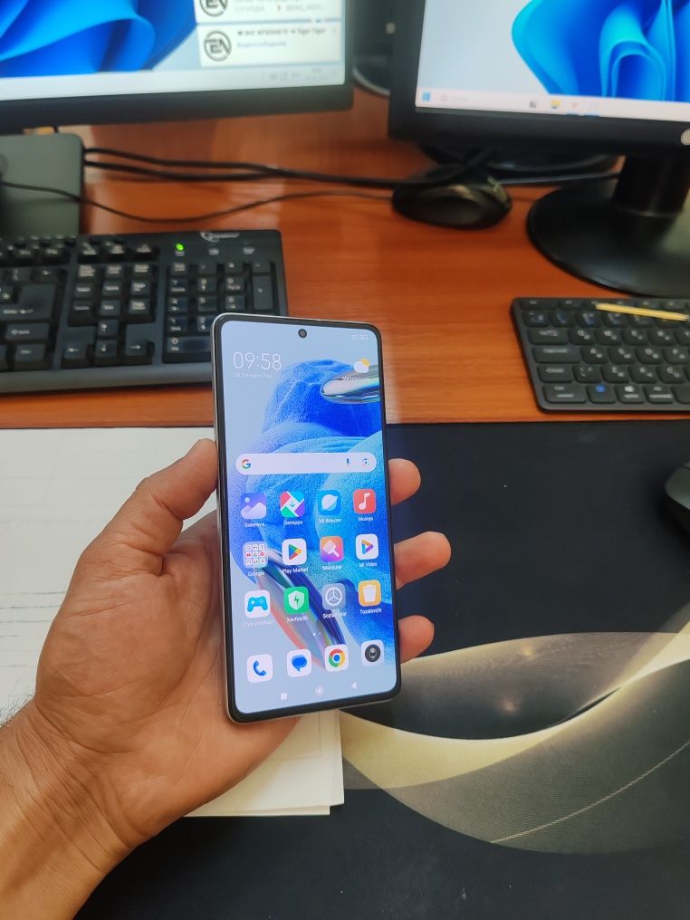 Redmi note 12pro plus 5G 12/256gb(2024)iwlawi zur aybi yuq tozza tel