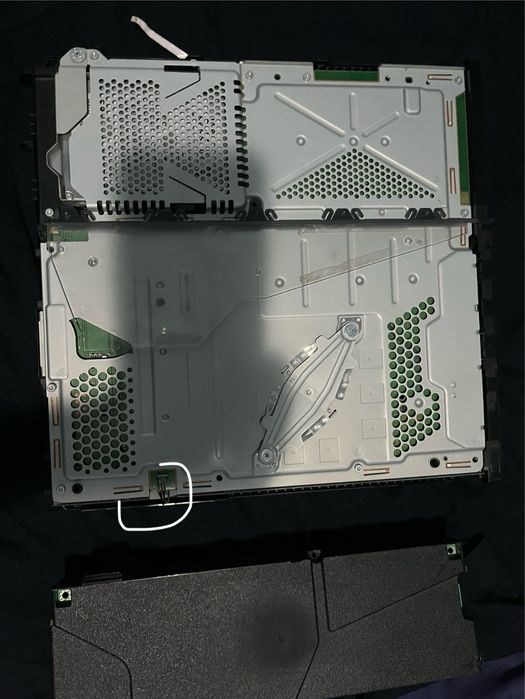 Ps4 Stricat si trebuie reparat , nu se conecteaza la tv