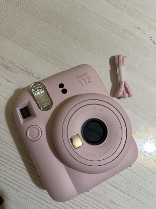 Fujifilm Instax Mini 12 (розовая) Фотокамера моментальной печати