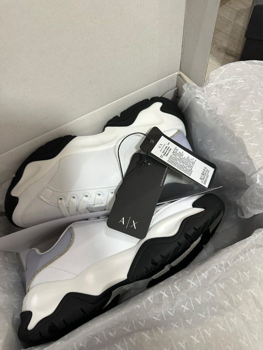 Обувки Versace Jeans Couture и Armani Exchange