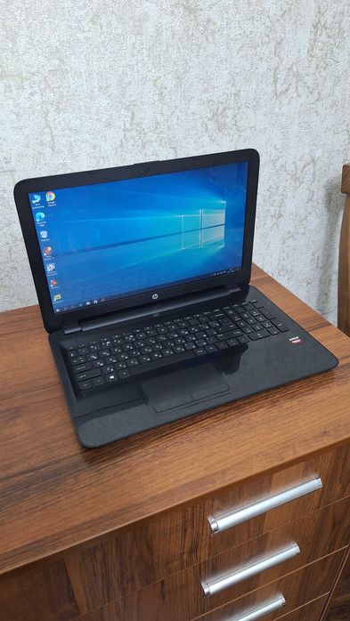 Ноутбук HP 15 with AMD Radeon R4 Graphics and AMD Radeon R5 M330