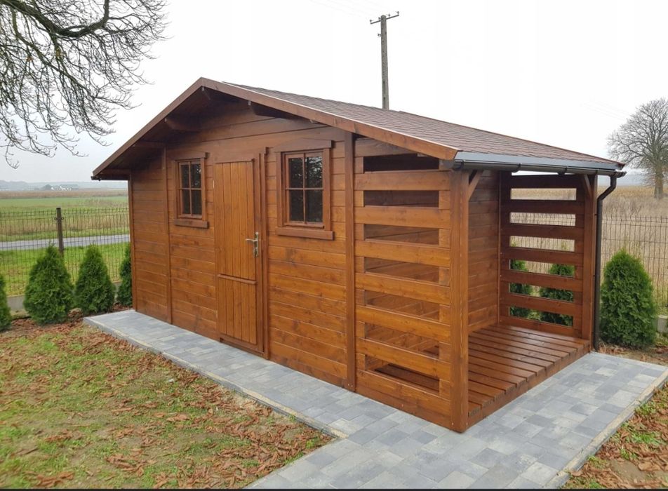 Vând magazie din lemn pentru depozitare