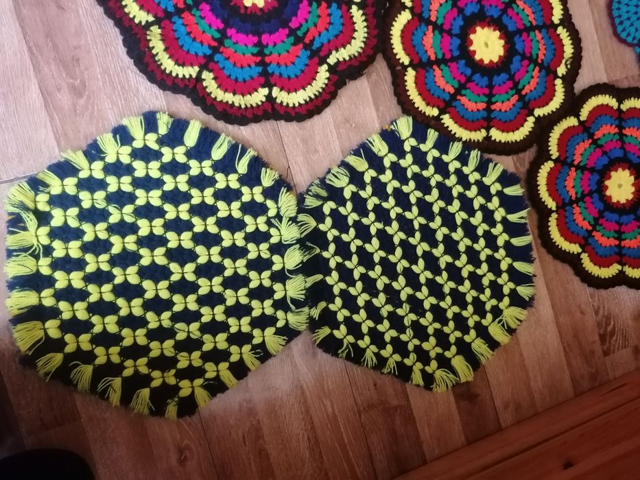 Столари за столове,ръчно тъкани и на кука, нови са