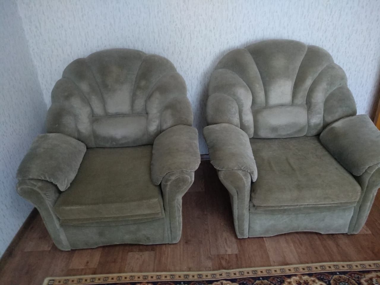 Продам дива два кресла