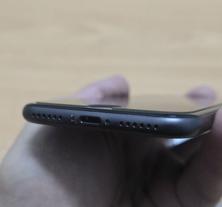 iPhone 8 negru 64 GB