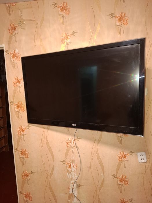 Телевизор LG 47"