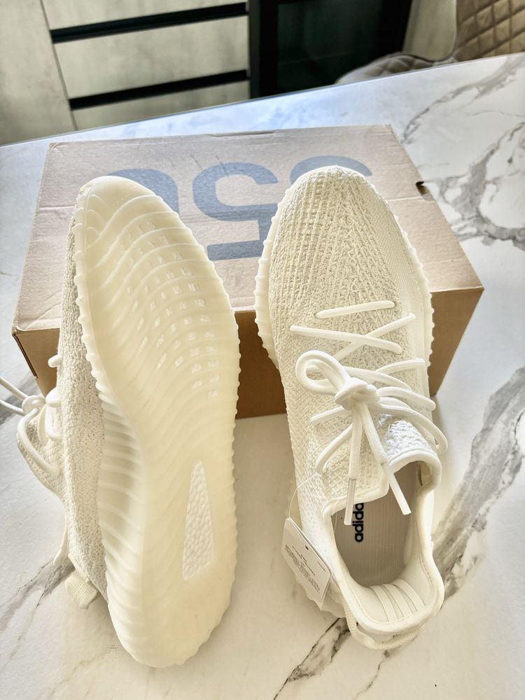 yeezy 350 V2 Нови