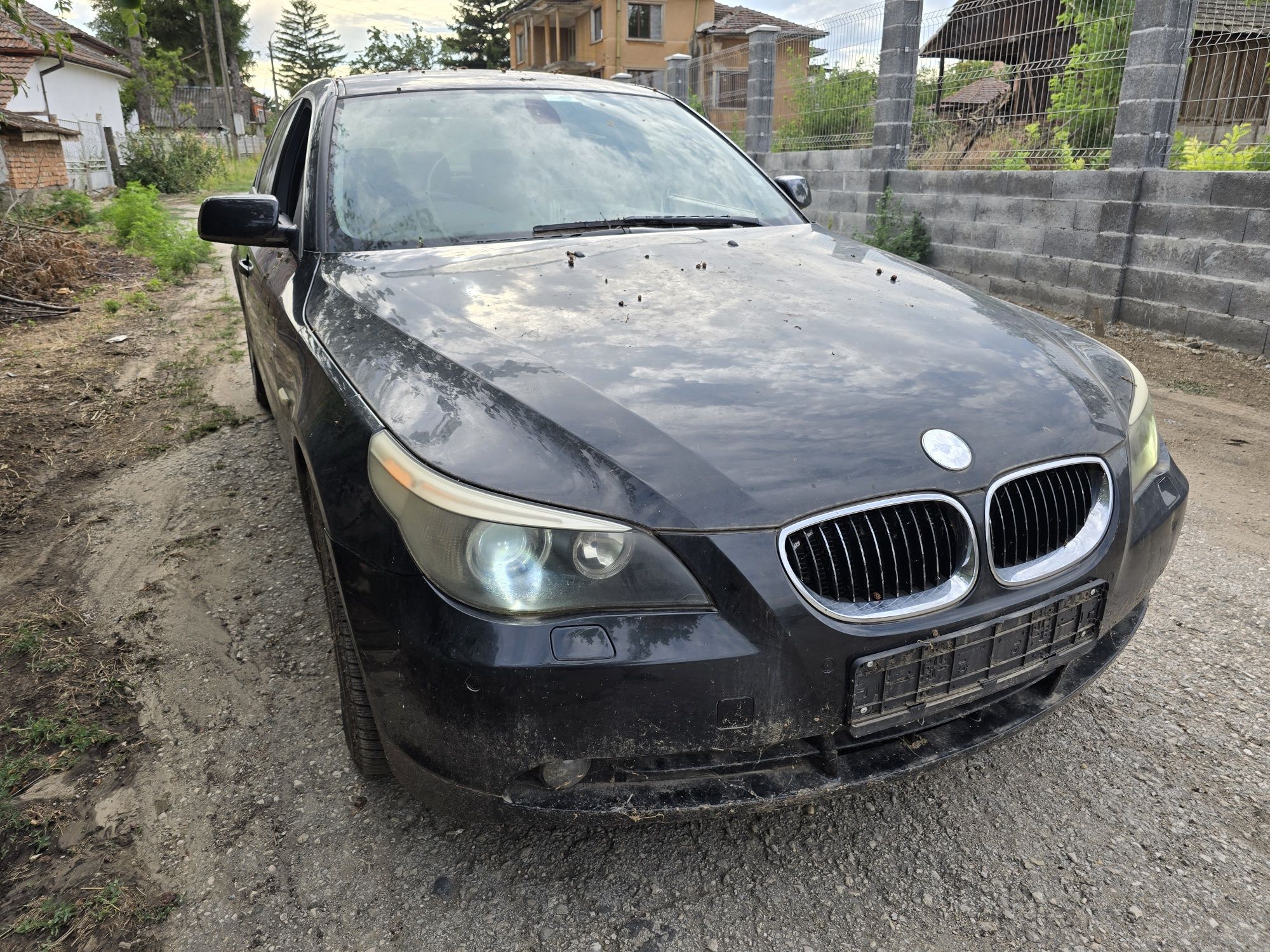 Продавам бмв е60 530и на части