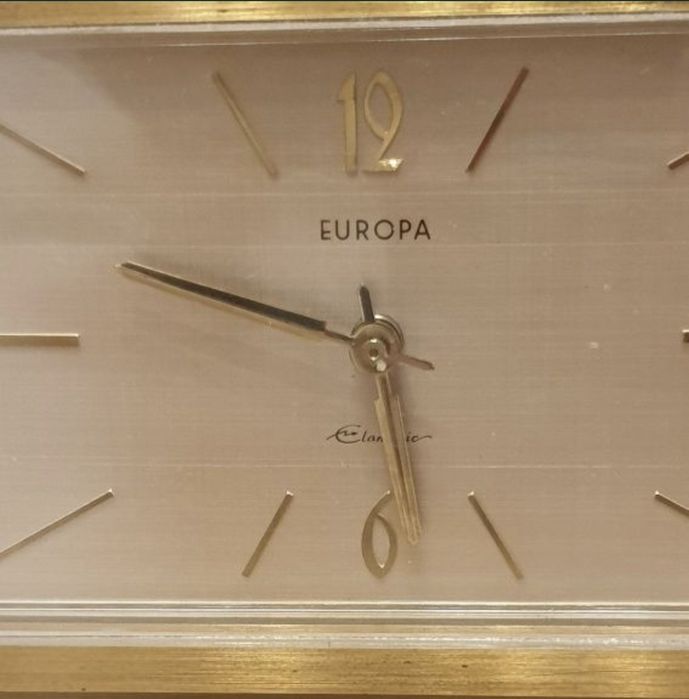 Statuete din bronz si ceas Europa carcasa din bronz functional