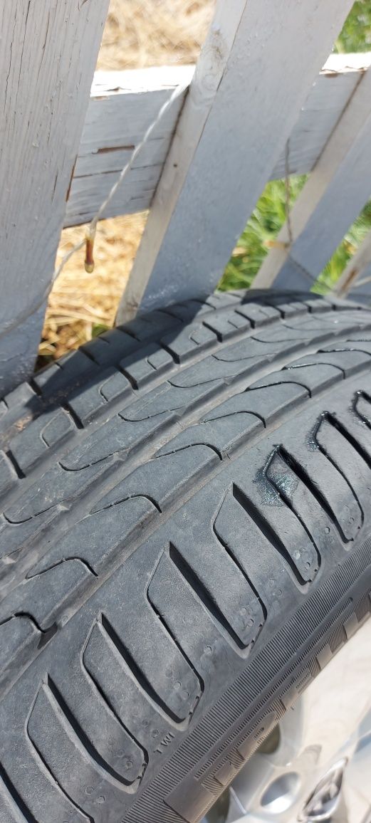 Pirelli Cinturato P7 215 55 R17 94W