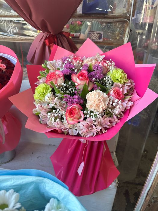 atirgul lola buket gullar arzon narx