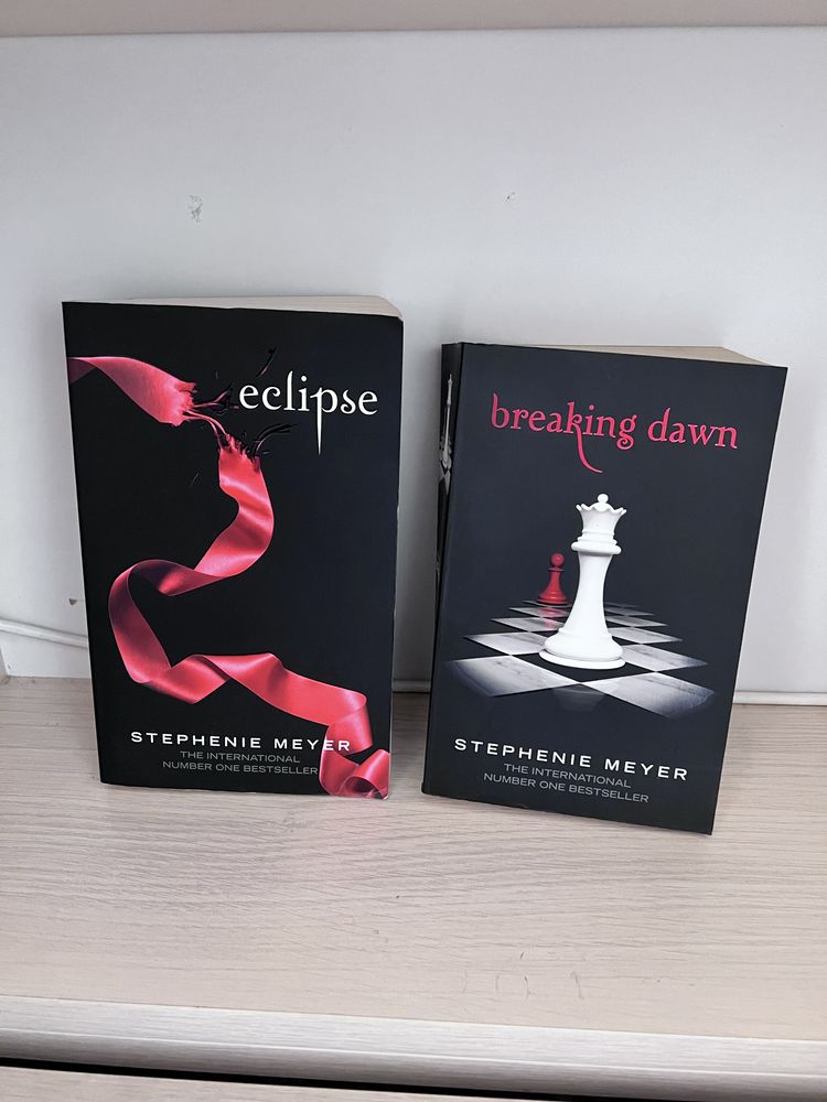 Поредица книги “Здрач” (Twilight) на английски