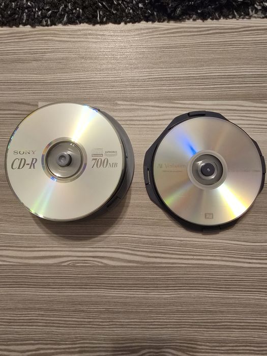 CD-uri si DVD-uri noi