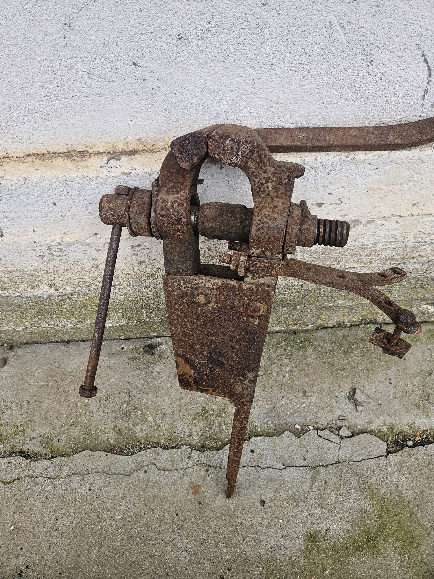 Menghină fierărie