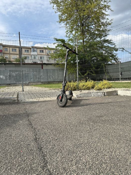 Vând trotinetă electrică xiamoi electric scooter 4