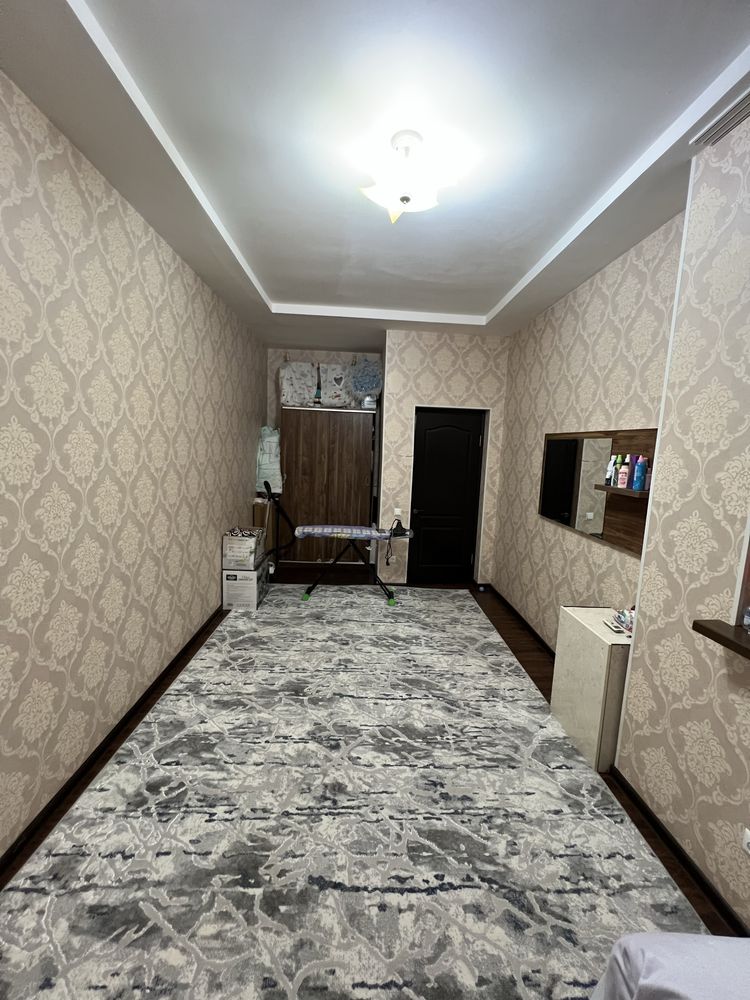 Продаётся. Карасу 6, рядом с рынком Авайхон, 2/2/3