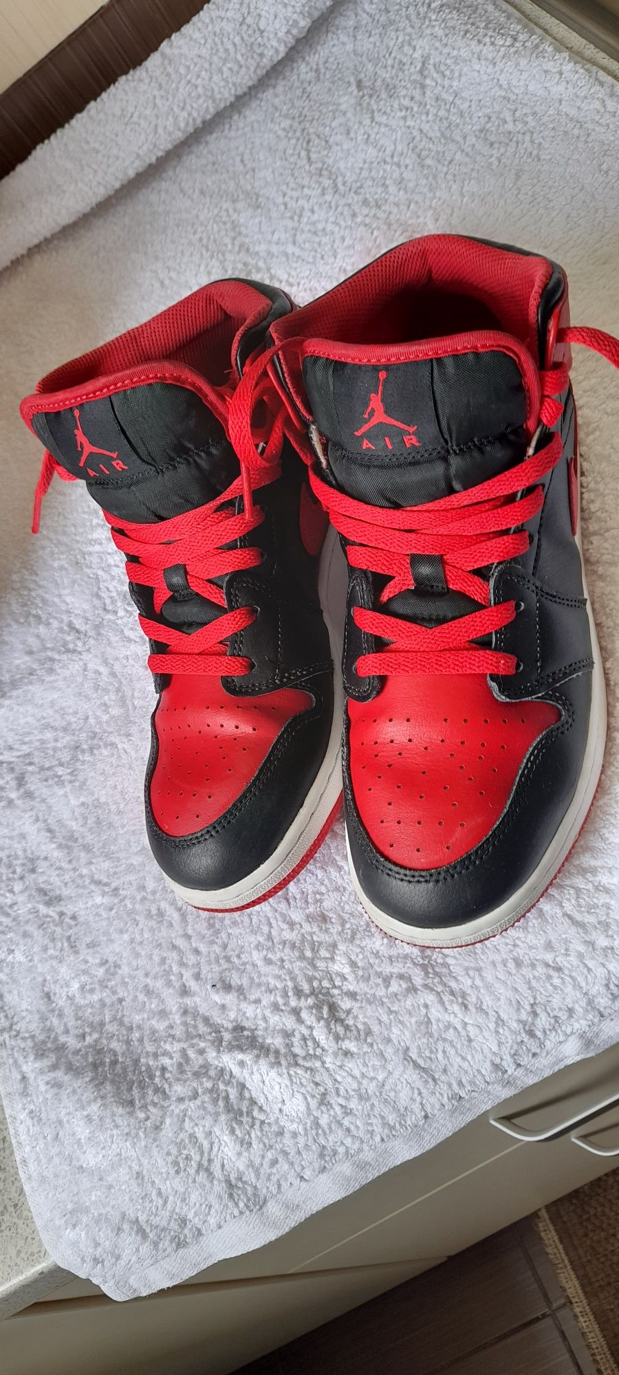 Nike Alternate Bred jordan1 mid