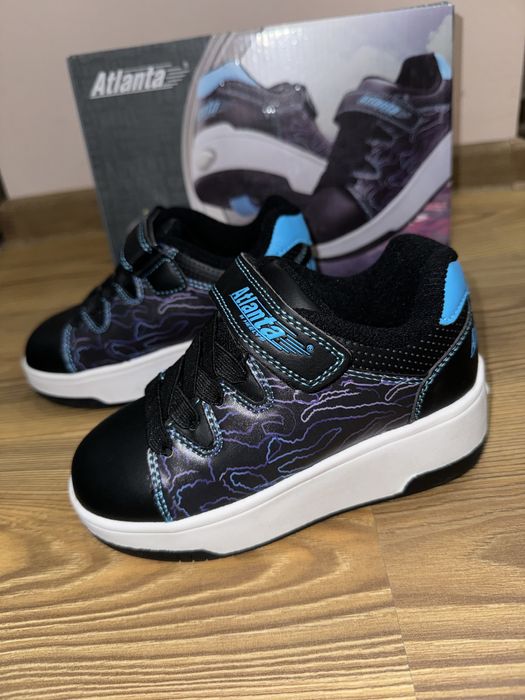 Чистo нови  маратонки с колелца HEELYS 30 номер