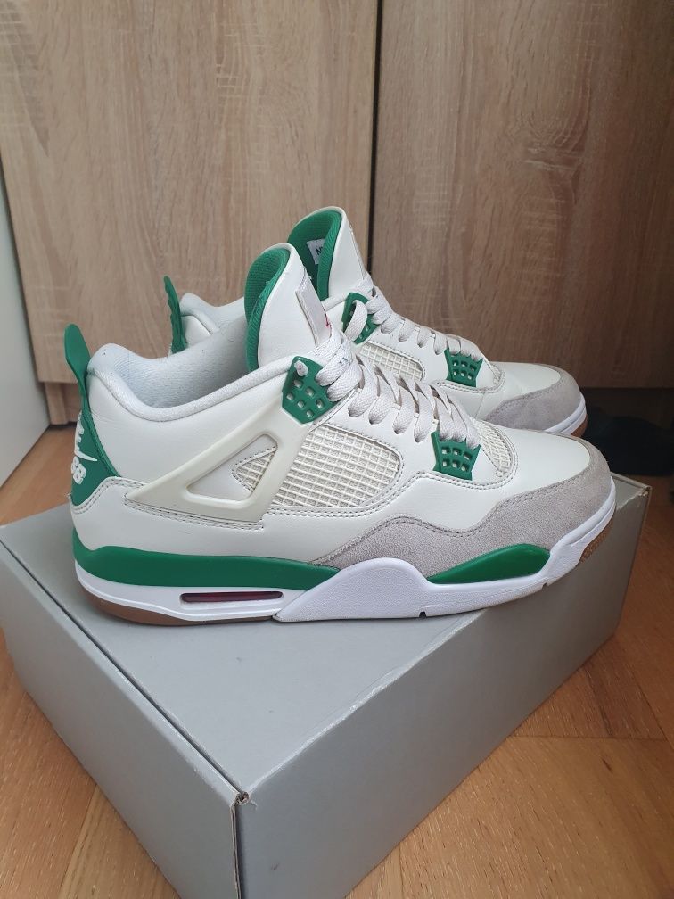 Jordan 4 retro SB Pine Green